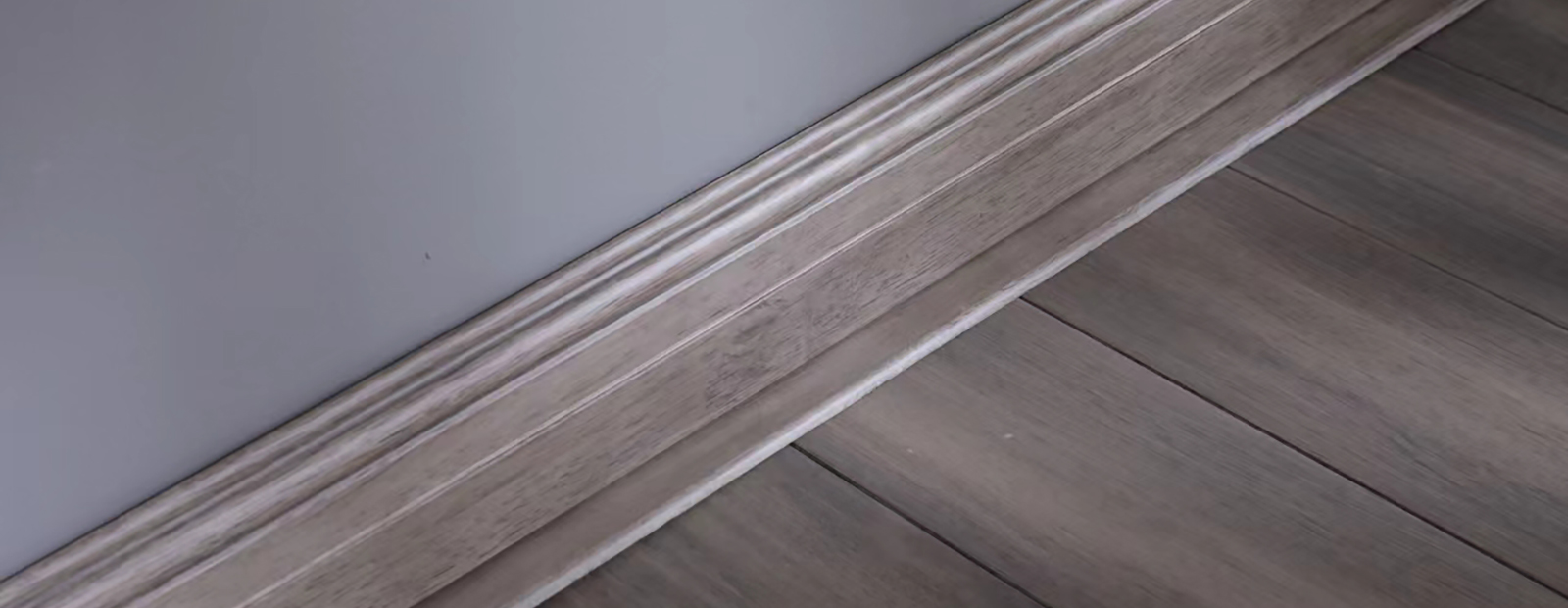 踢腳線、平壓條、地板材質均為番龍眼